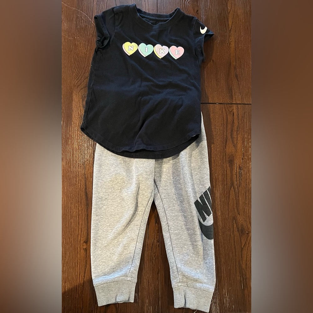 Toddler girls Nike outfit